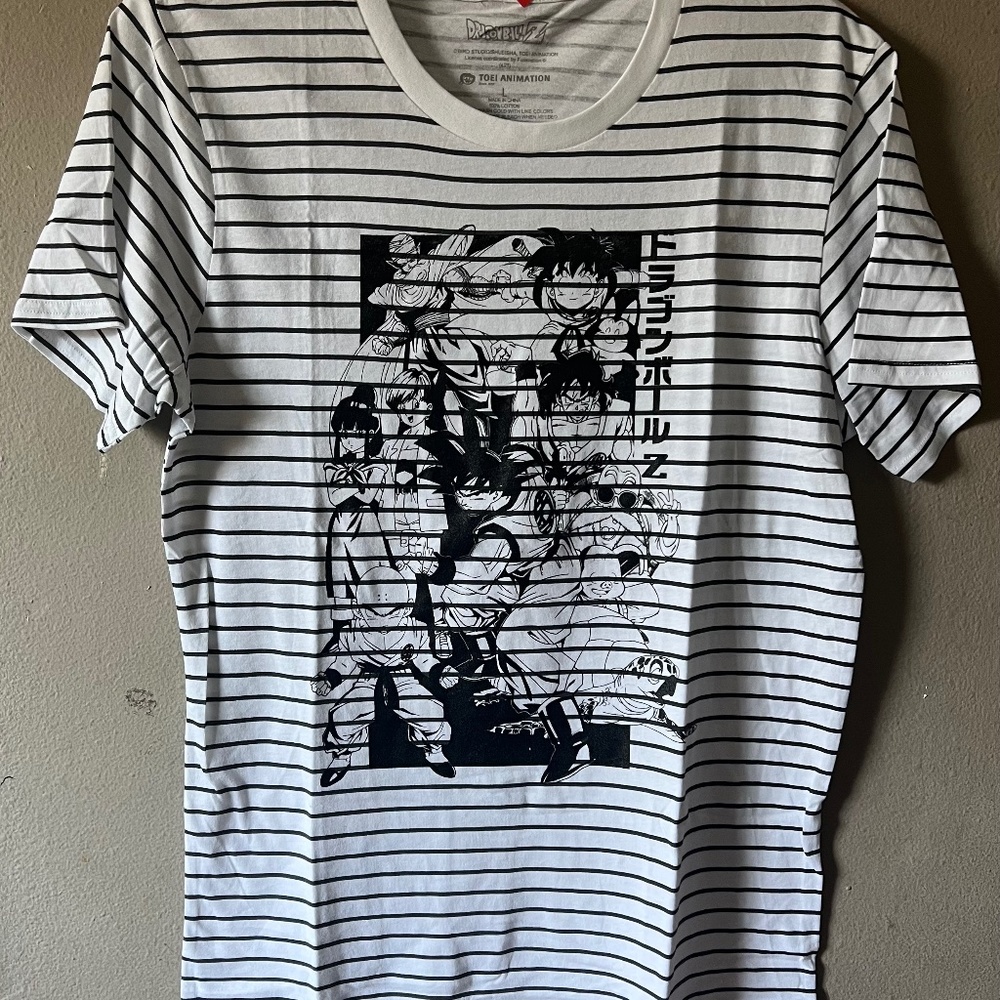 Dragon ball graphic t shirt  SIZE L